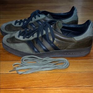 Adidas GAZELLE Men's Olive green and Black Sneakers